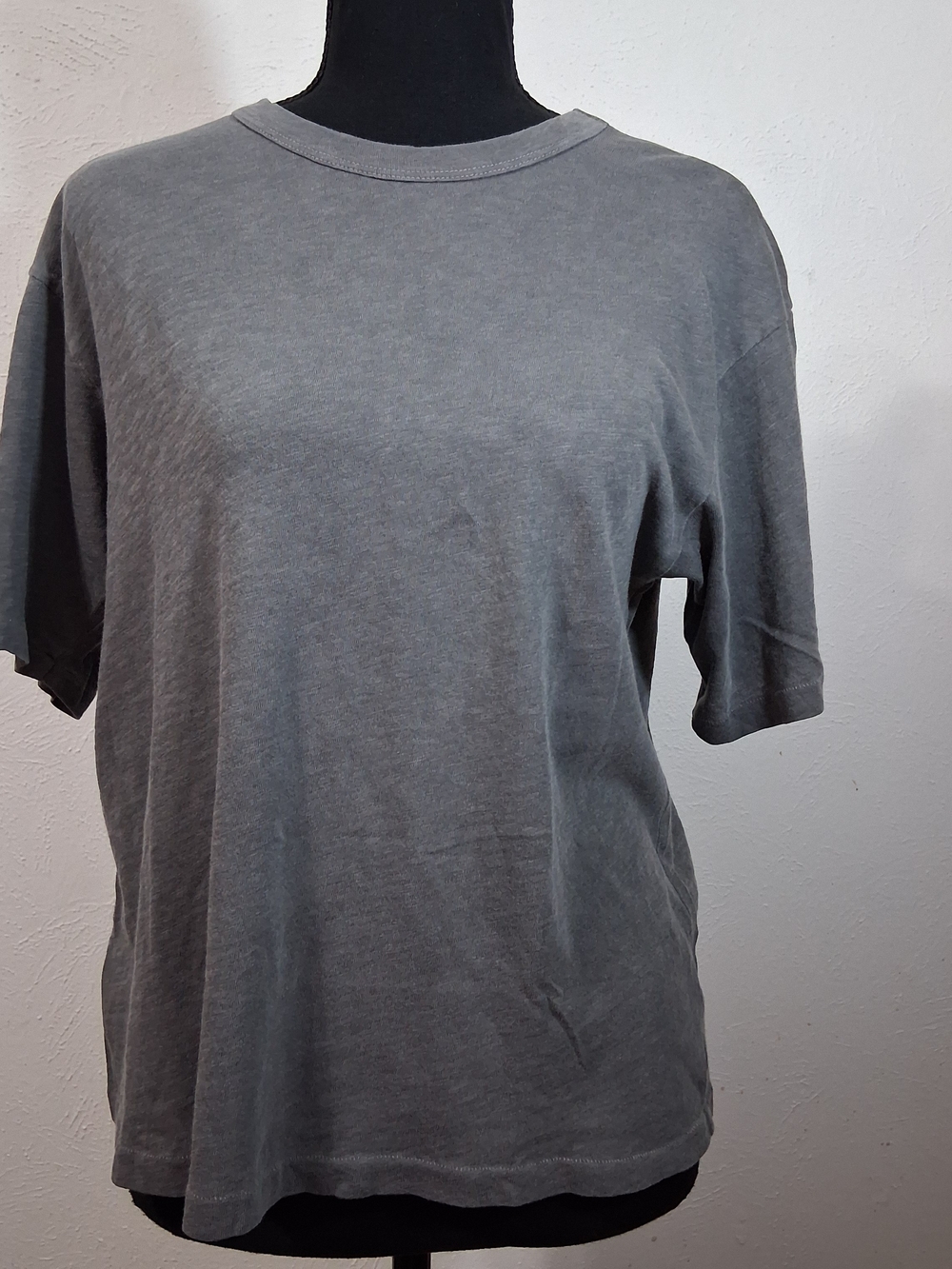 Buck Mason Women's Easy Slub Crew In Coal Venice Wash